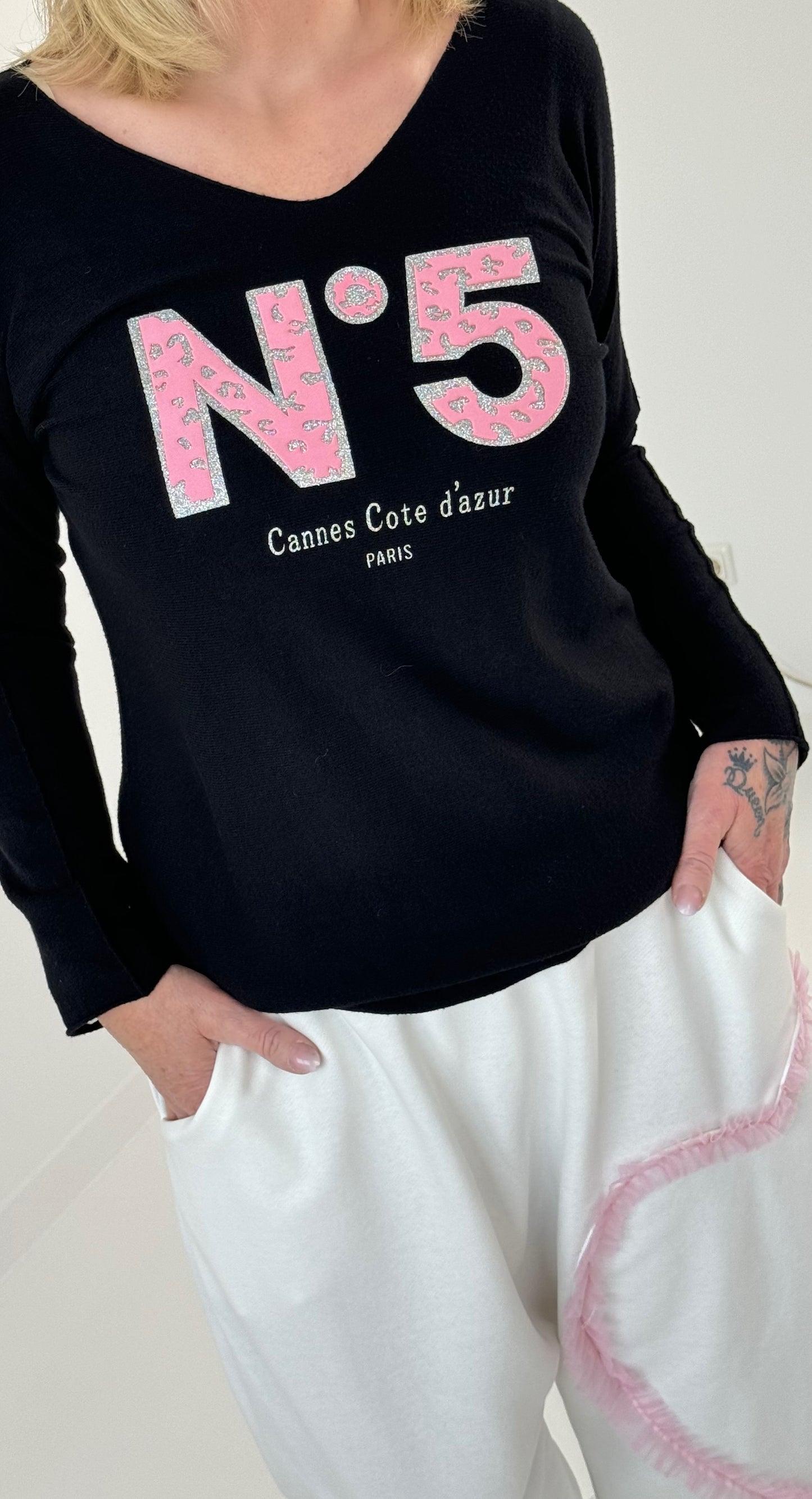 Fine knit sweater model "No 5" - black