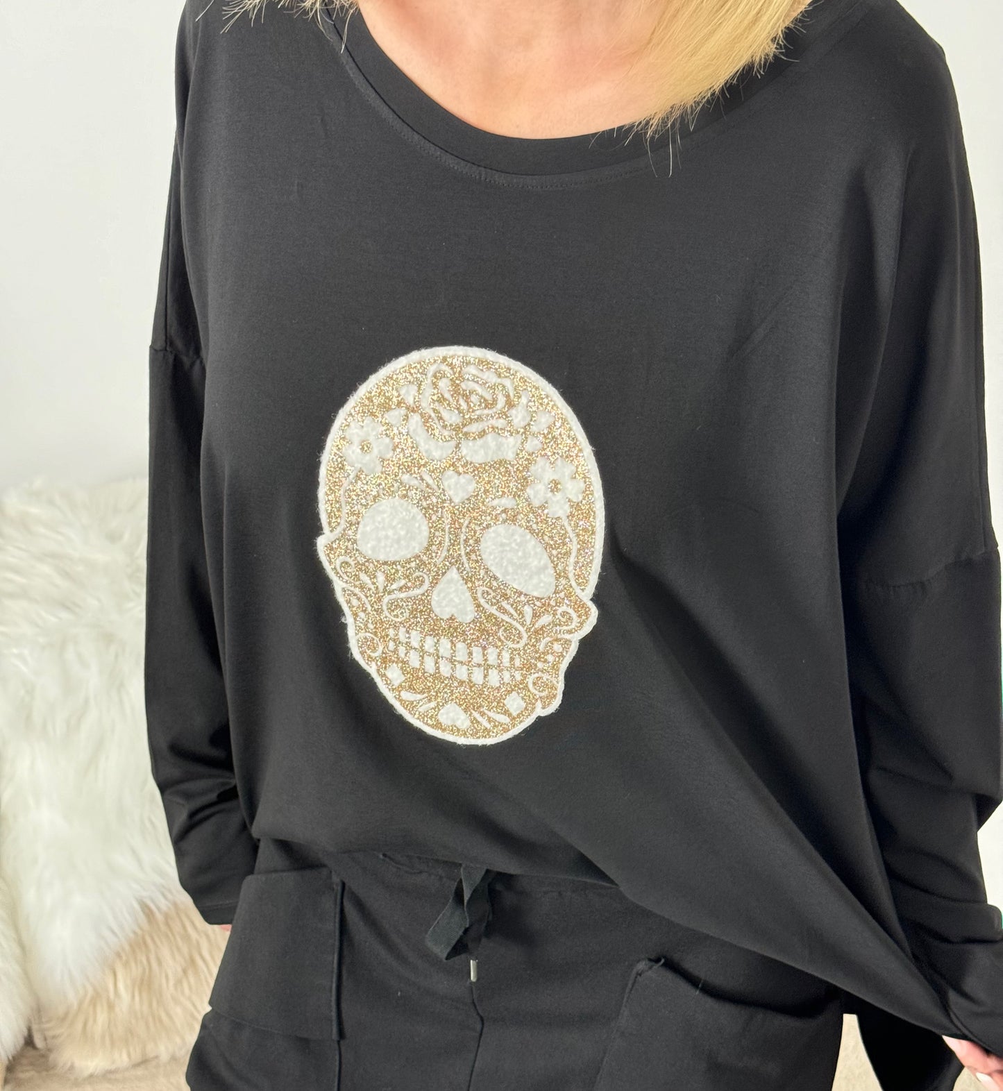 Oversized Langarm Shirt "Skull" - schwarz
