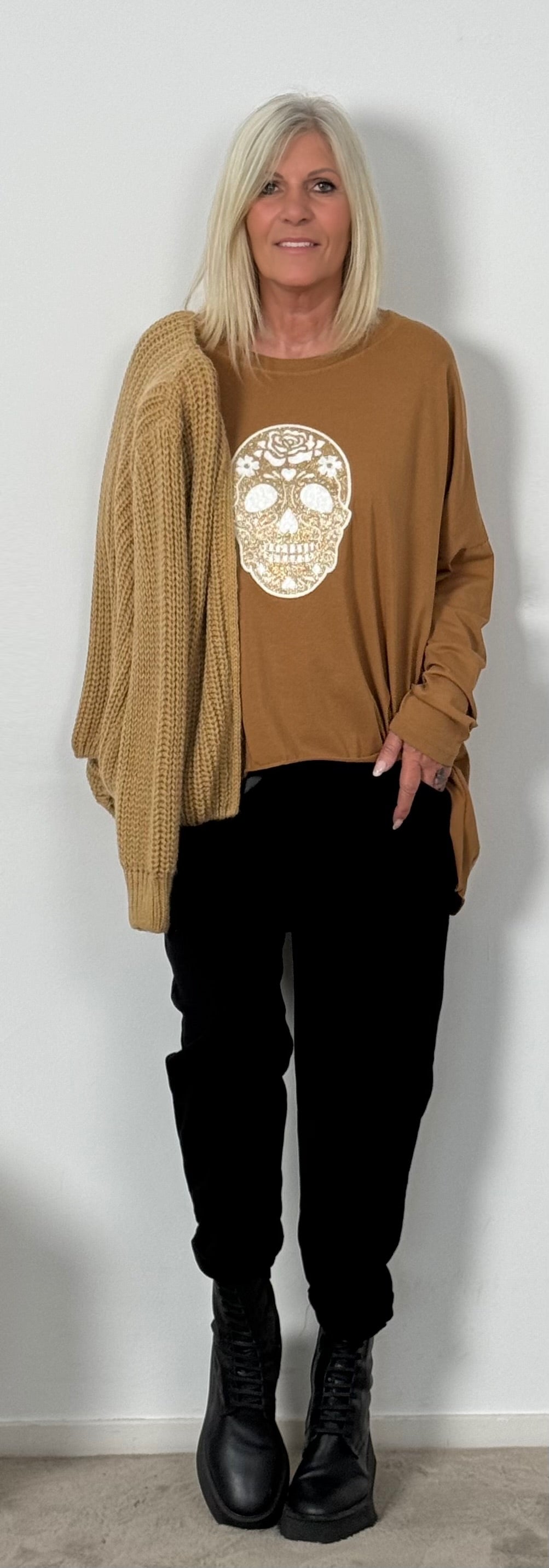Oversized Langarm Shirt "Skull" - camel