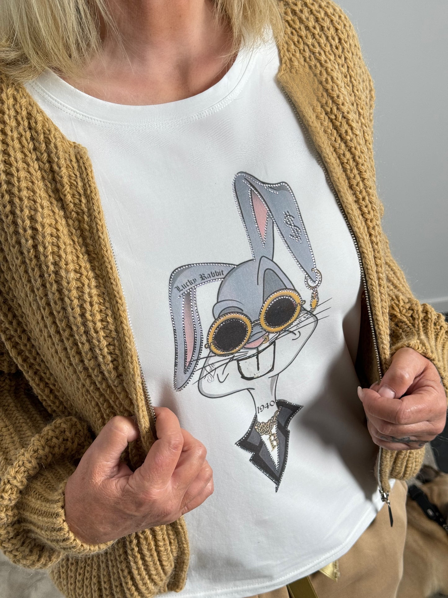 T-Shirt mit Glitzersteinchen "Lucky Rabbit" - weiss