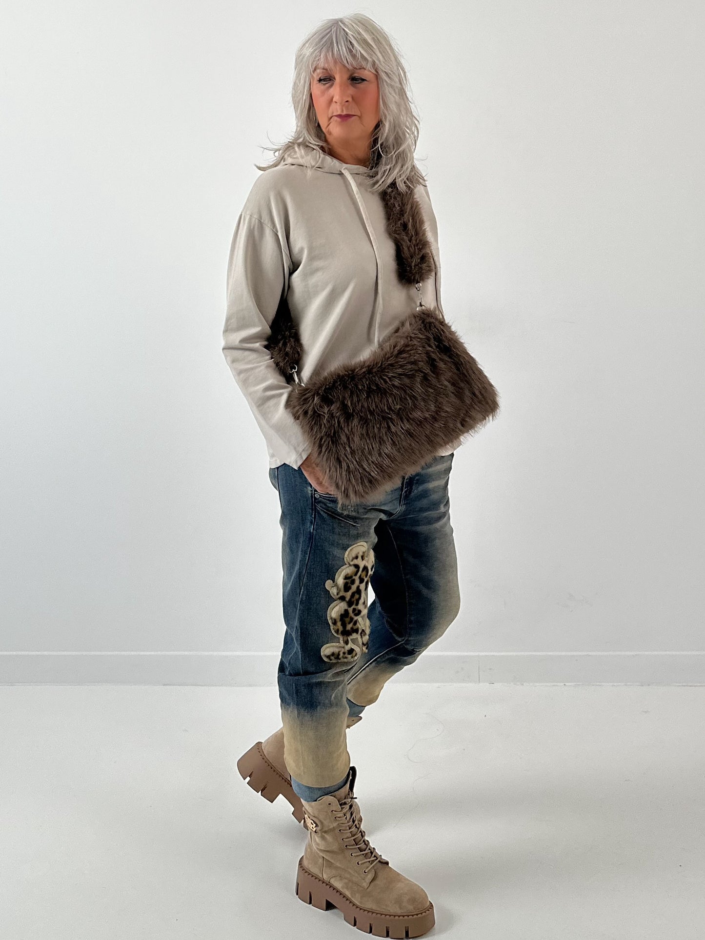 Hoodie model "Casual Time" - beige