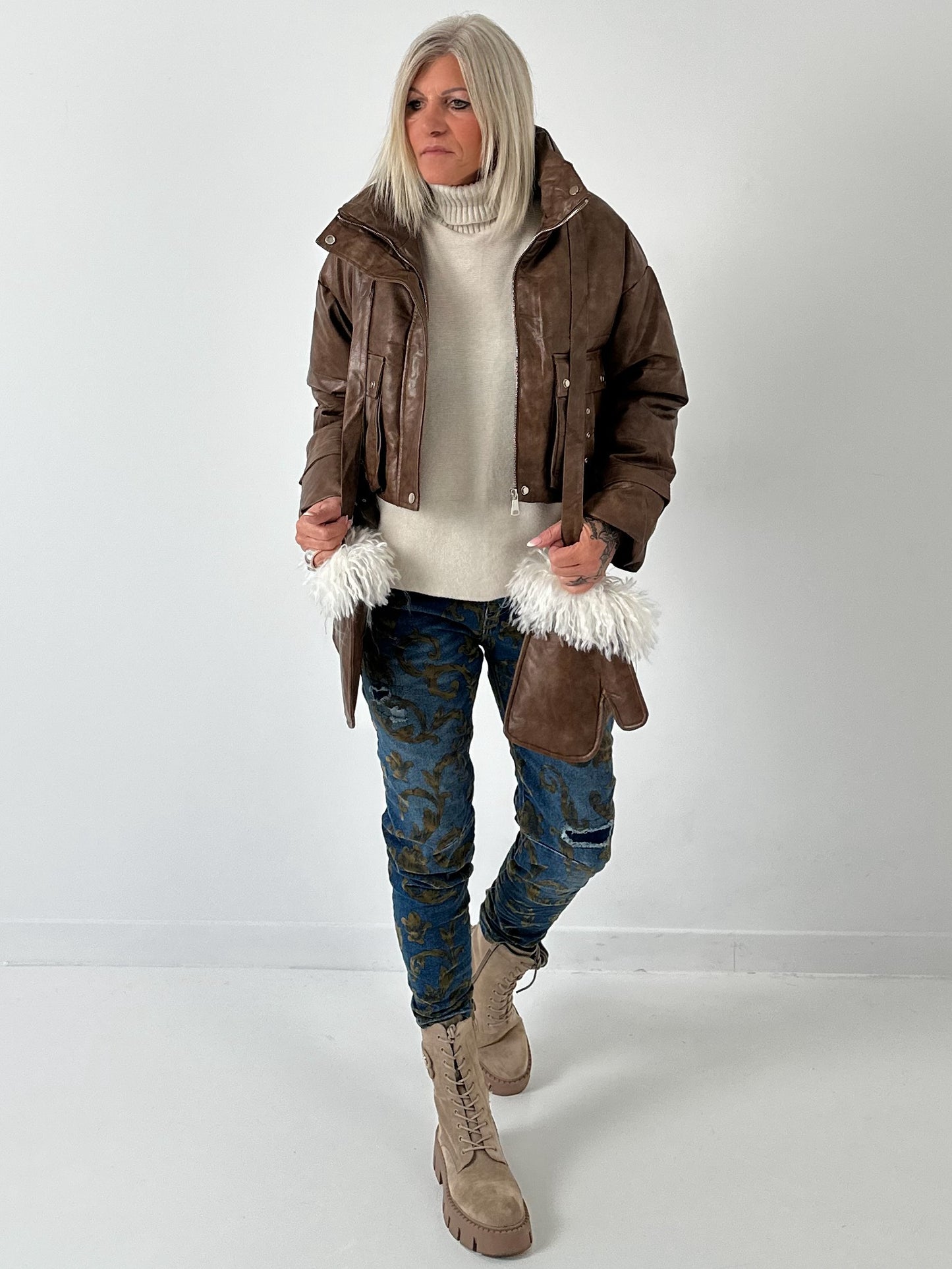 Cropjack model "Vale" - chocolade