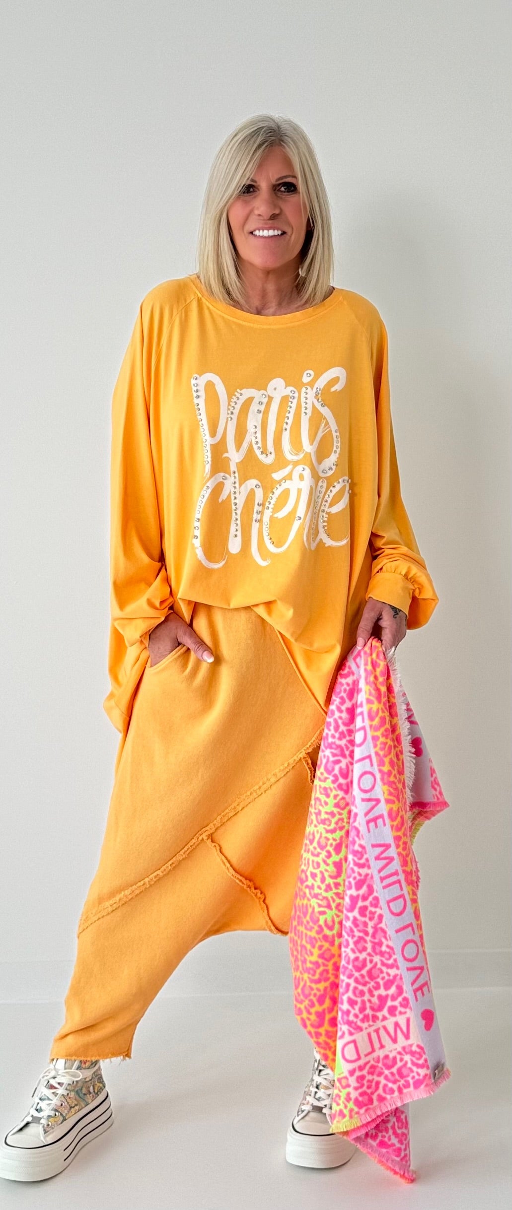 Oversized Shirt mit Nieten und Strasssteinen Modell "Paris" - mango