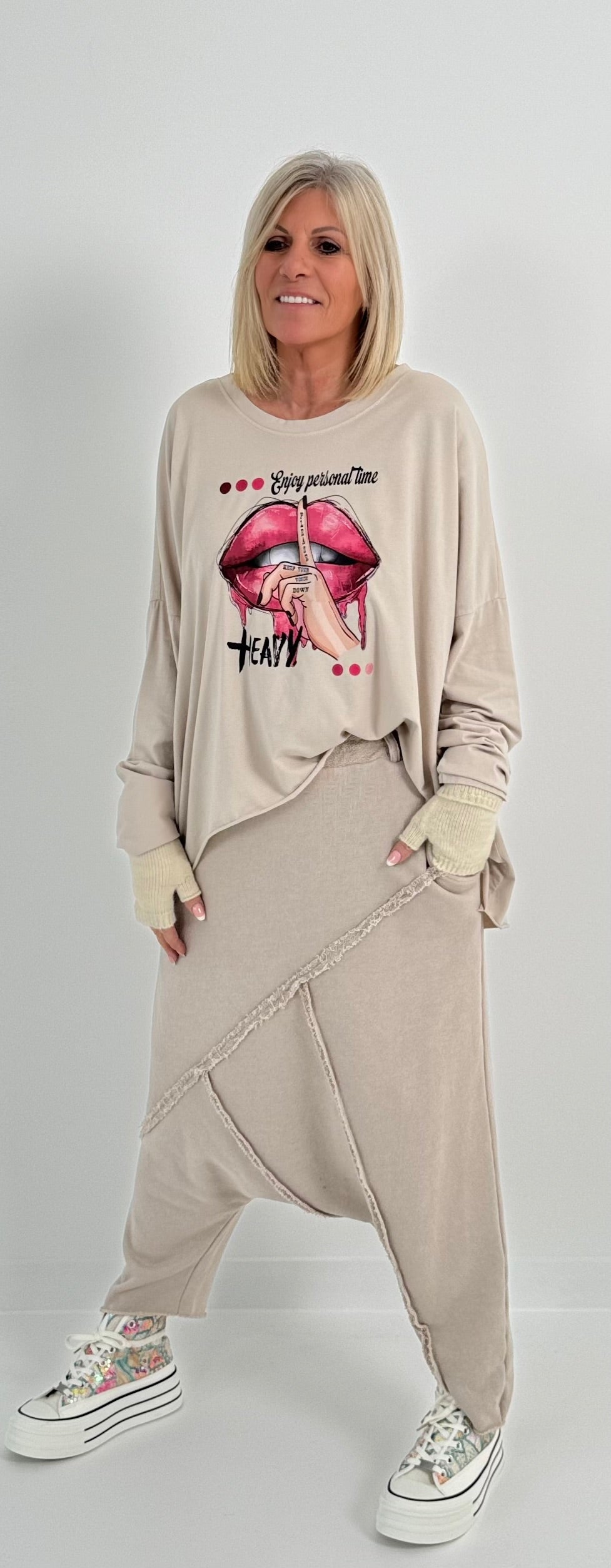 Oversized Shirt Modell "Voice" - beige