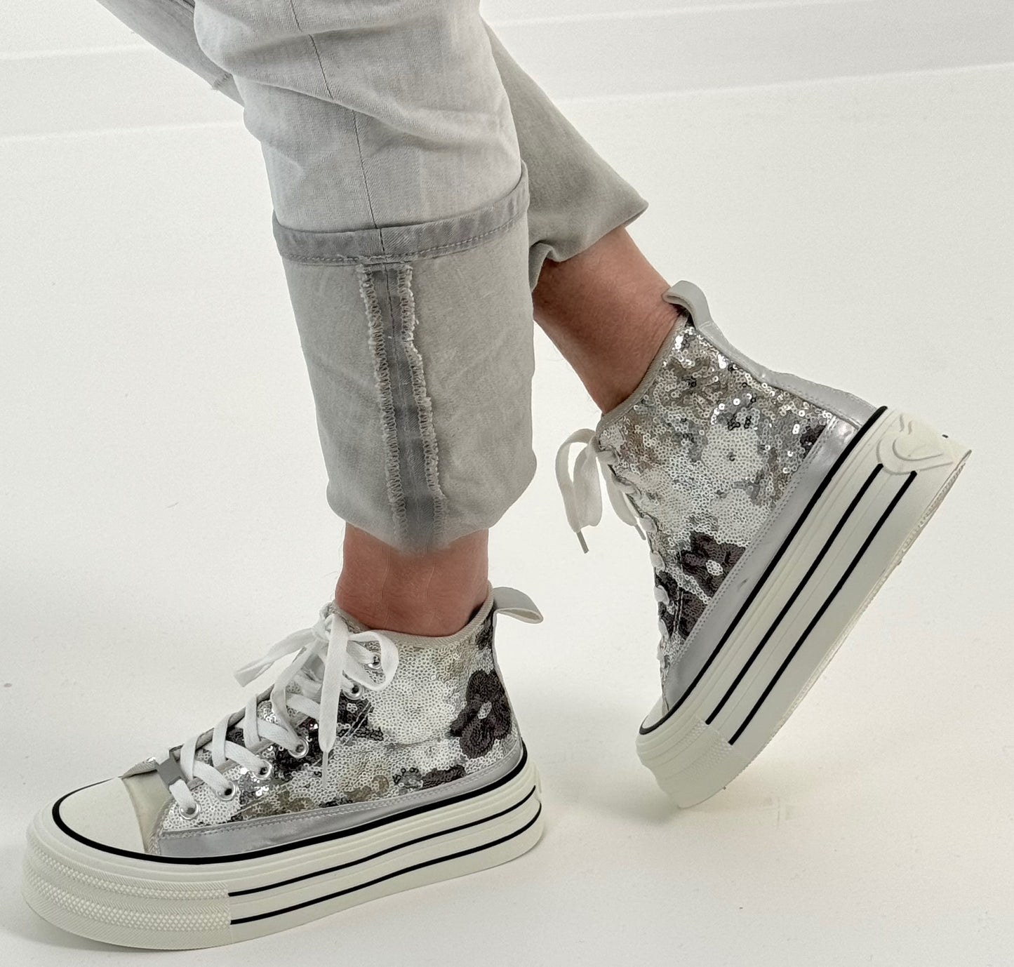 High Sneaker mit Plateau Sohle Modell "Flower" - silber