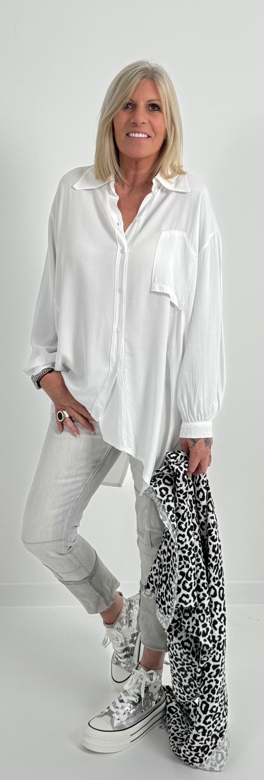 Raffinierte Oversized Bluse Modell "Mella" - weiss