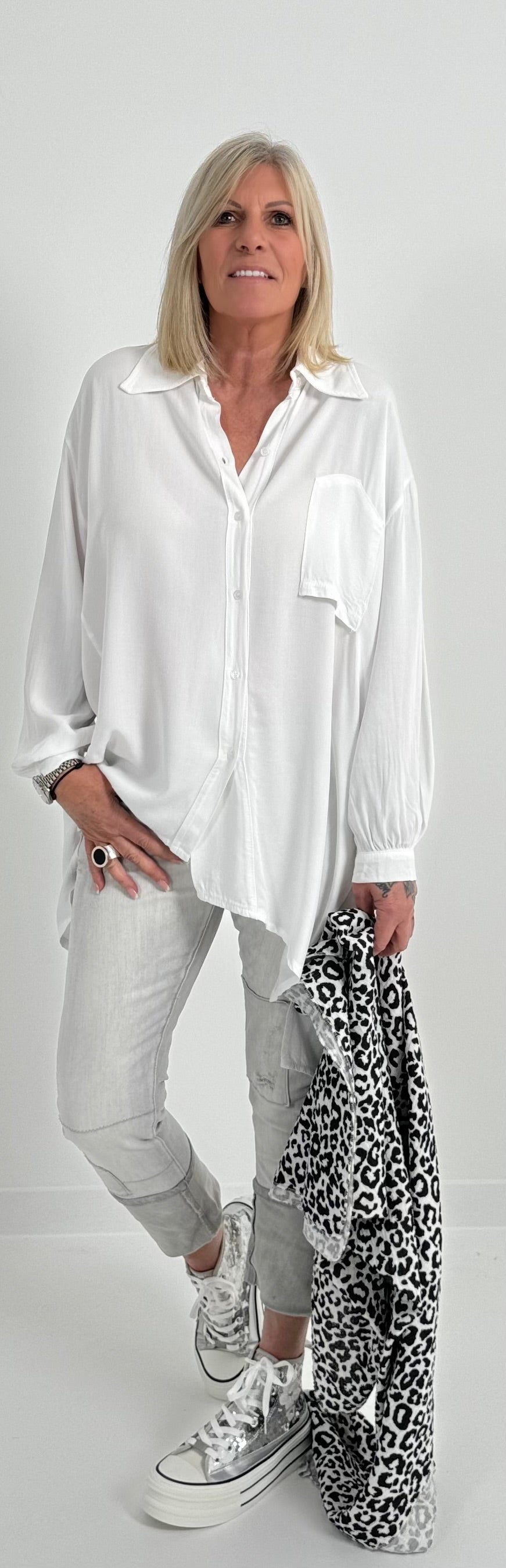 Raffinierte Oversized Bluse Modell "Mella" - weiss