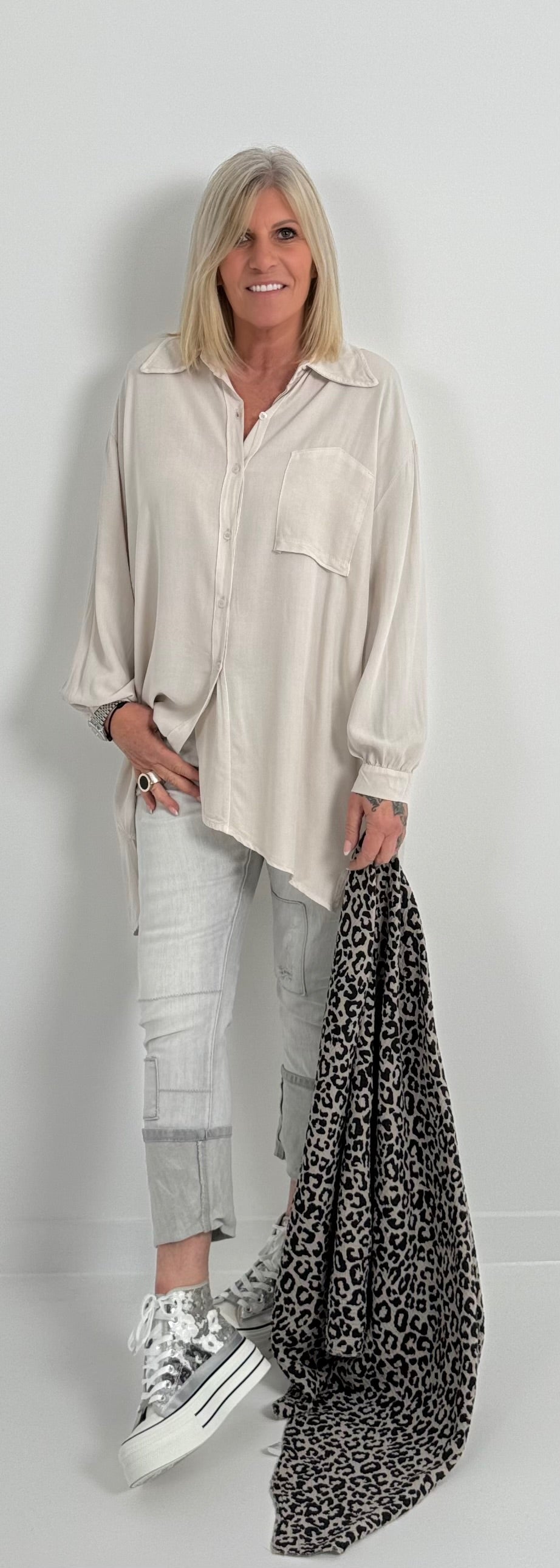 Verfijnde oversized blouse model "Mella" - beige