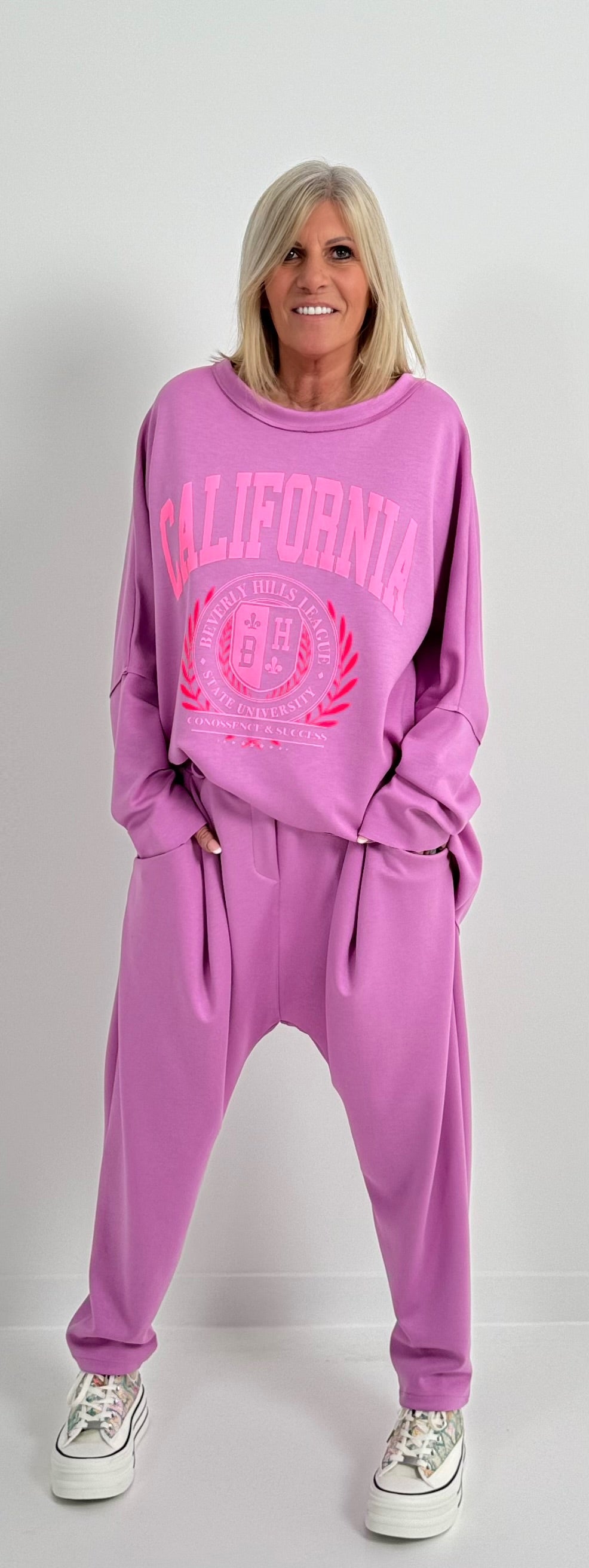 Oversized Sweatshirt mit Rückenausschnitt Modell "California" - candy-rosa