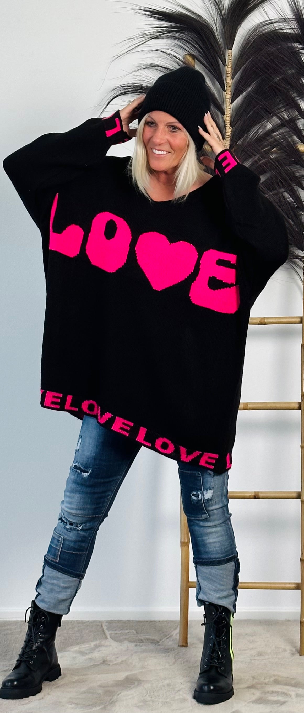 Oversized sweater LOVE - black-neon pink – Stil-Echt-Online