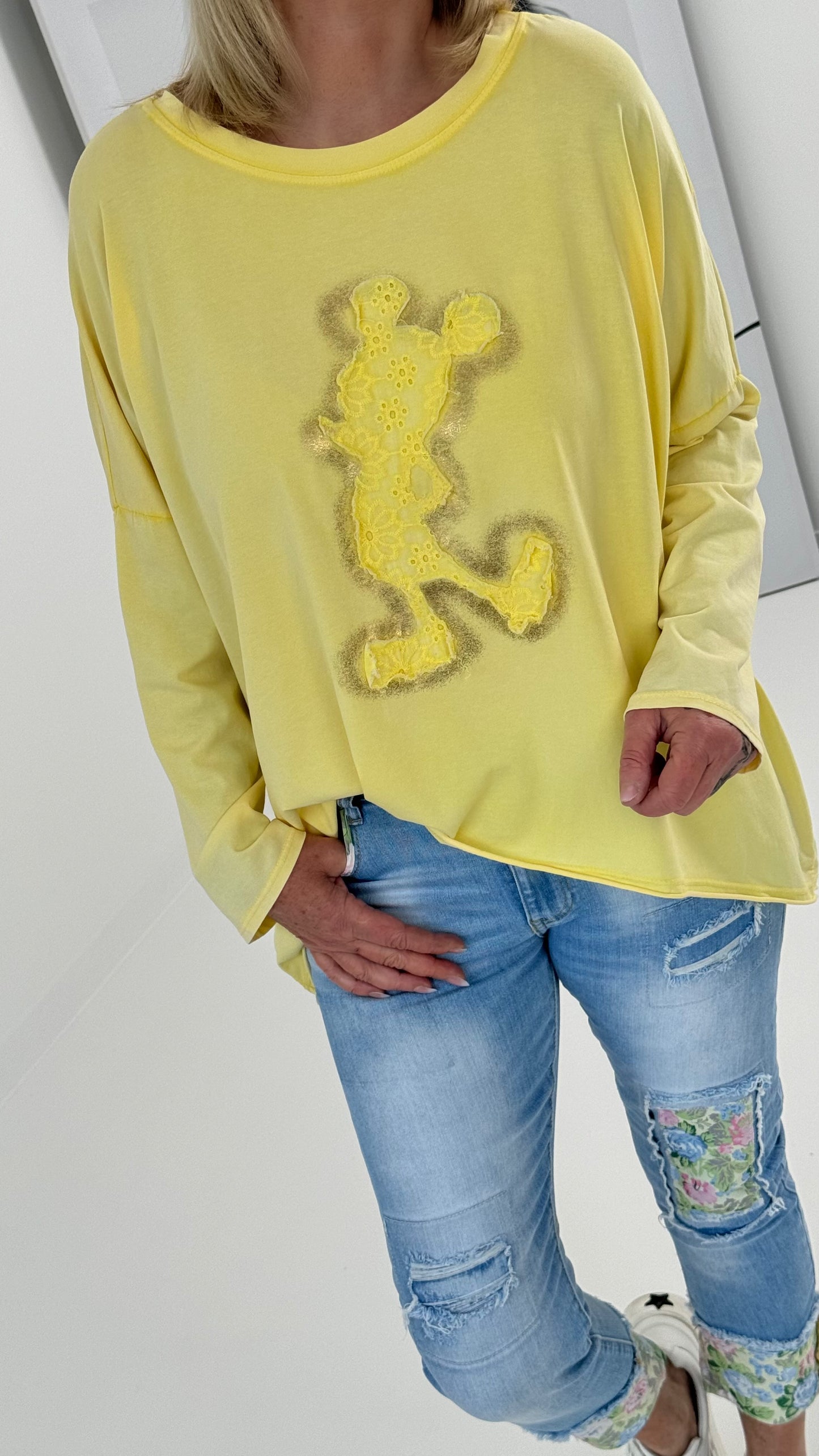 Oversized shirt with large sewn-on patch model "Jenna" - yellow