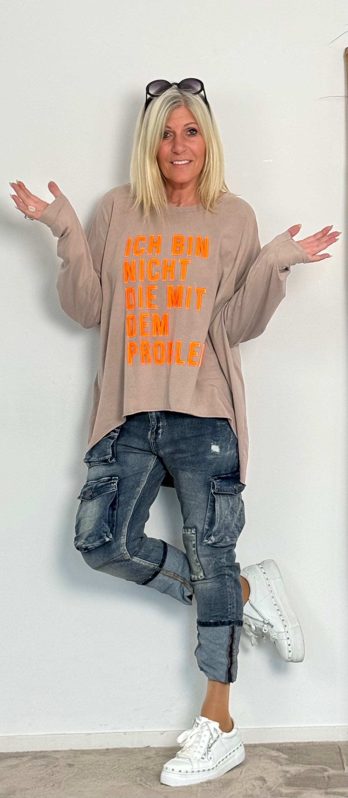 Oversized shirt "Ik ben niet degene met het probleem" - taupe