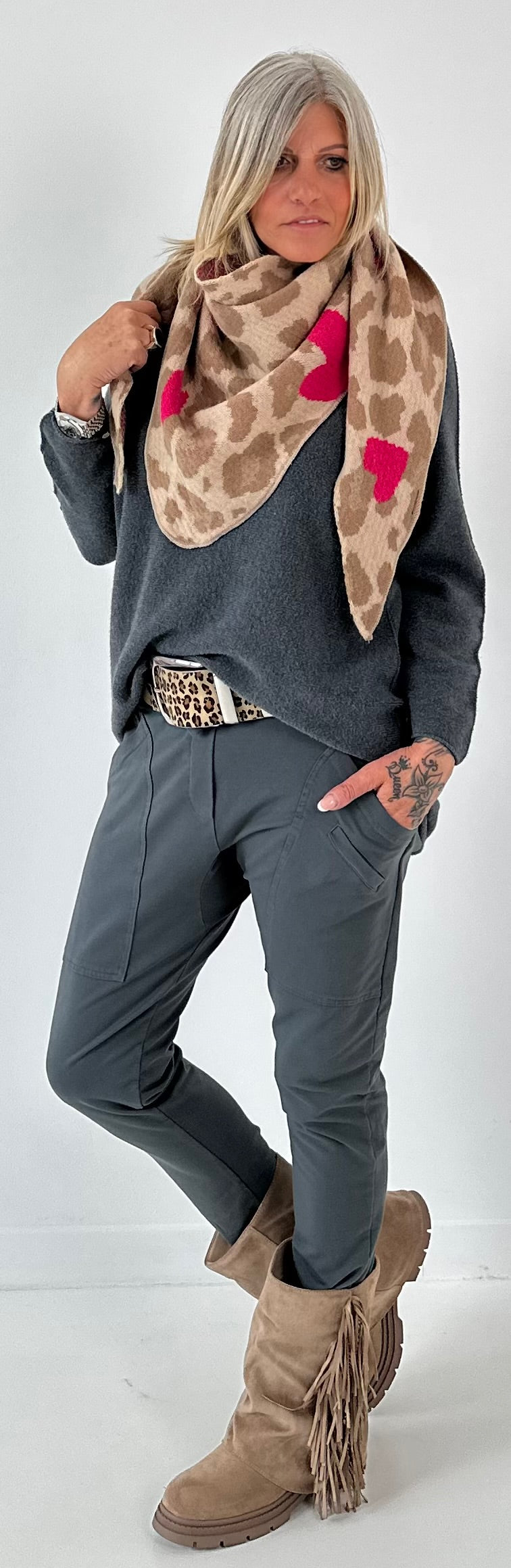 Driehoekige sjaal model "Leo Heart" - beige-cappuccino-roze