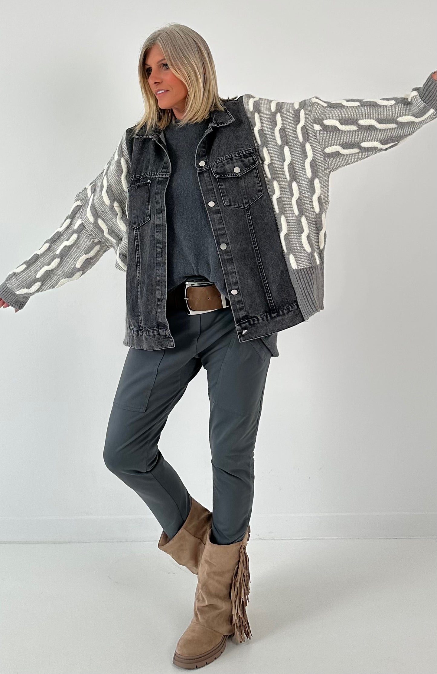 Oversized denim jack met gebreide inzetstukken, model "Ash Grey" - grijs-denim