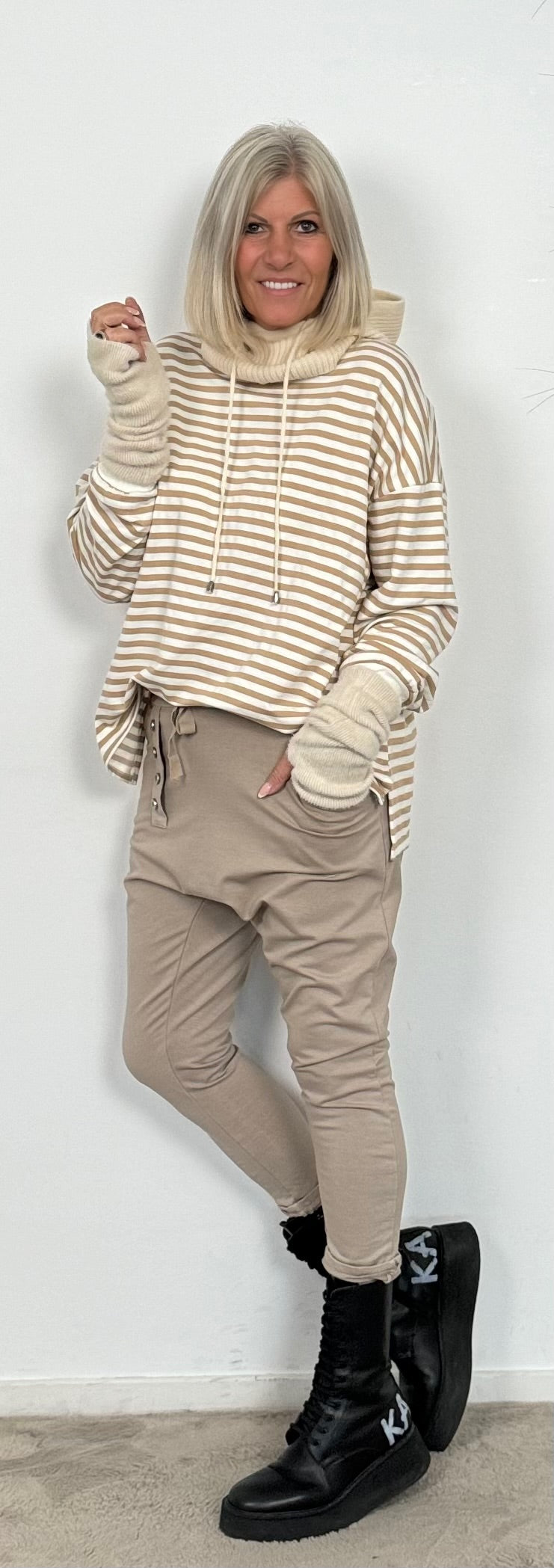 Sweatshirt "Stripes" - beige