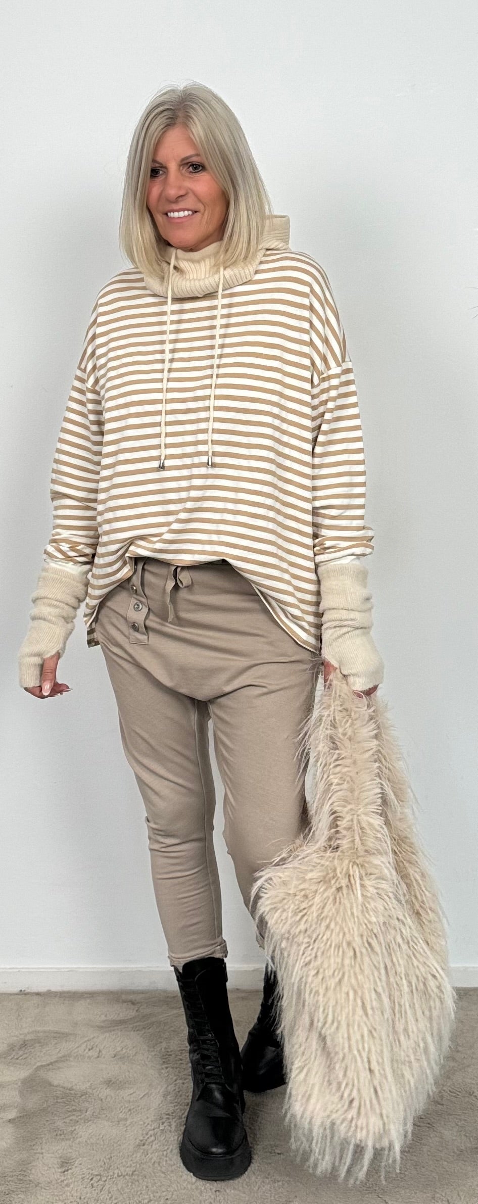 Sweatshirt "Stripes" - beige