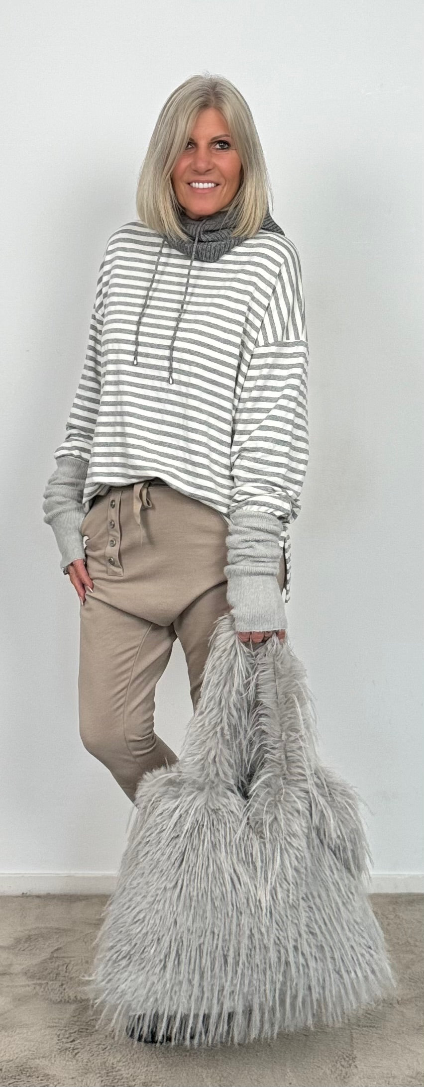 Sweatshirt "Stripes" - grau