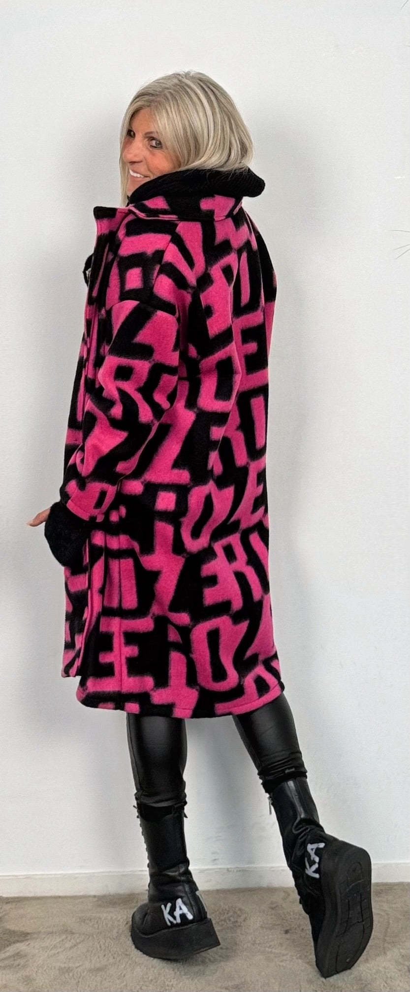 coat "Xuna" - pink-black