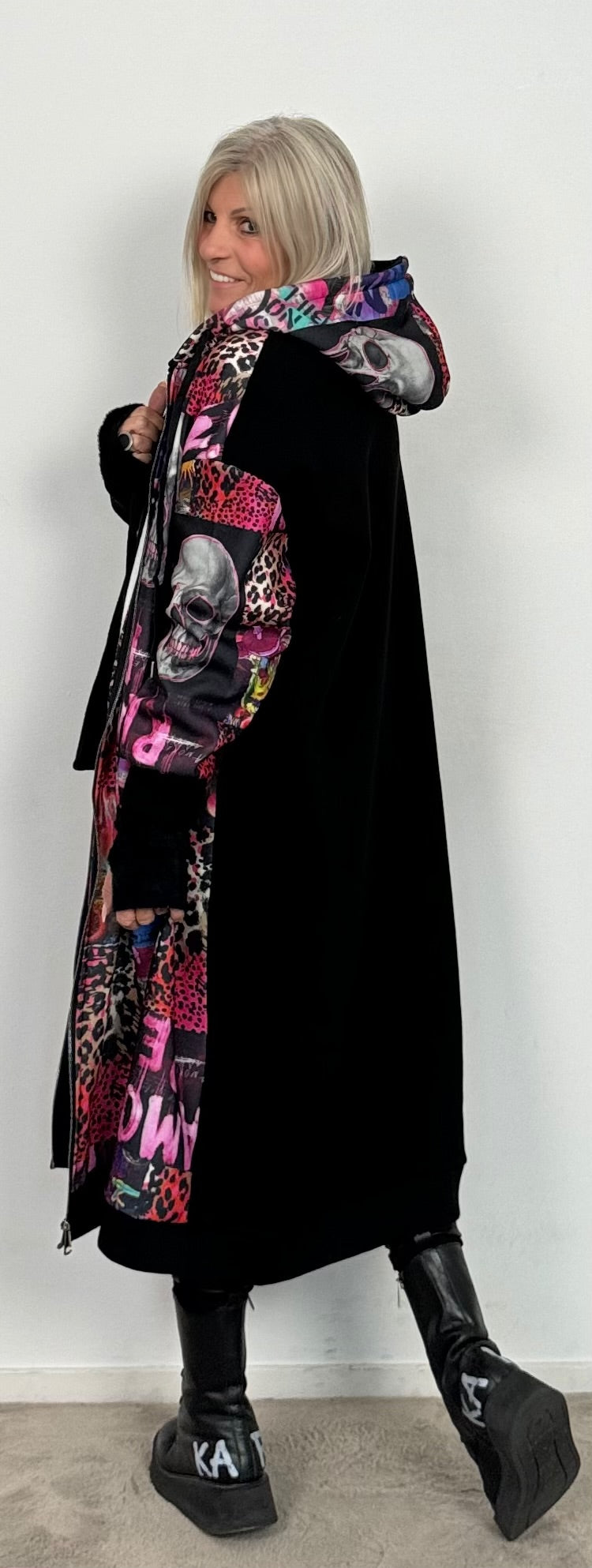 Coat "Overlay" - black-multicolored