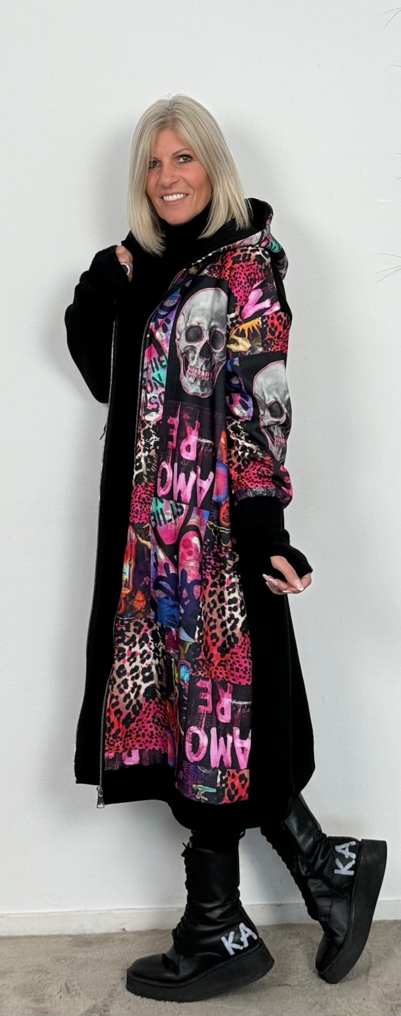 Coat "Overlay" - black-multicolored