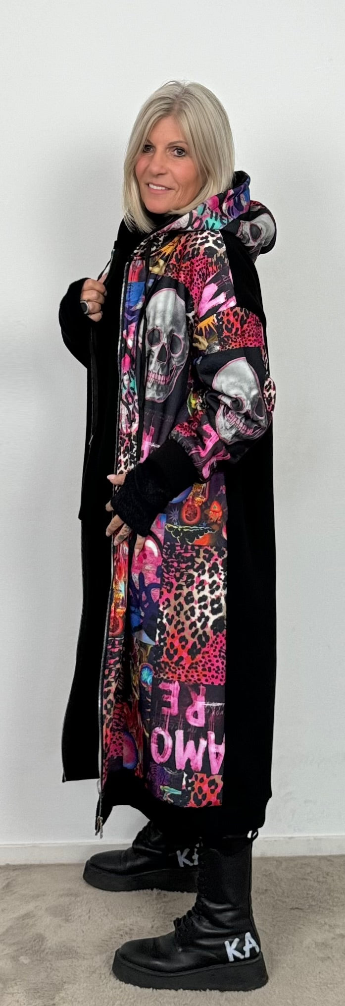 Coat "Overlay" - black-multicolored