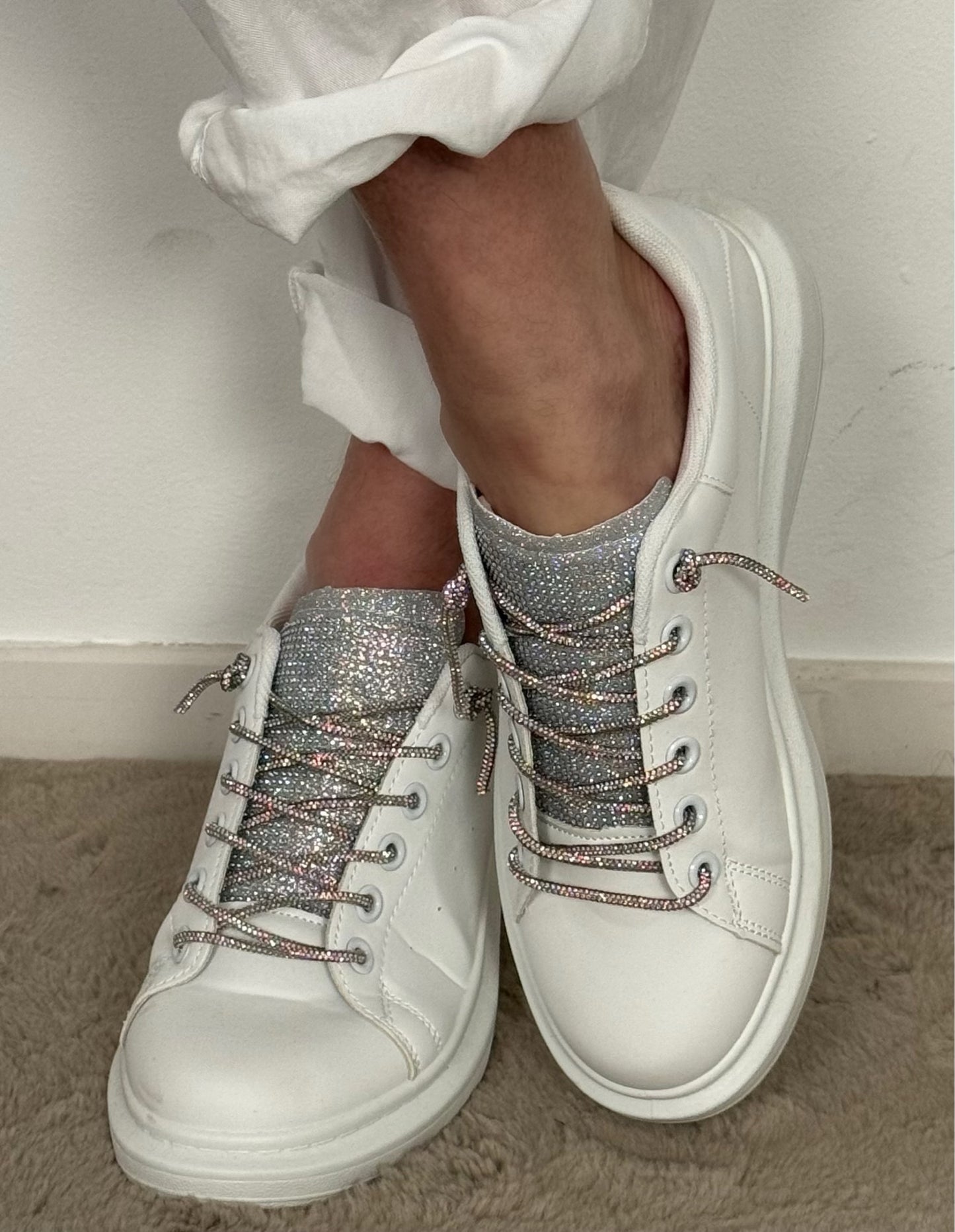 Sneakers with glitter lacing &amp; tab "Mana" - white