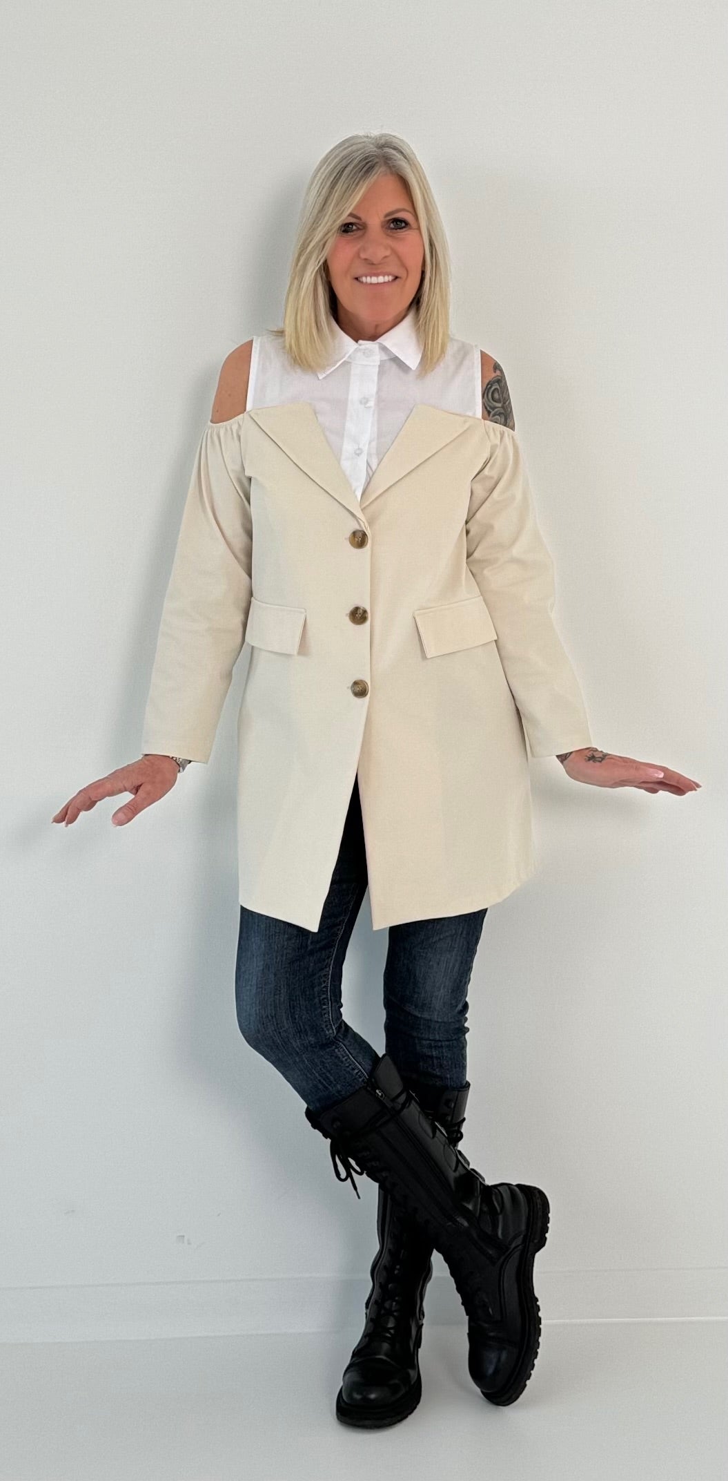 Frock coat/long blazer model “Vanity” - beige