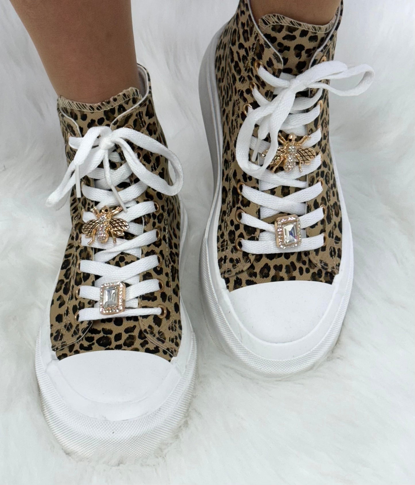 Hoge sneakers met verwijderbare decoratieve elementen in de Leo-look "Jacy" - camel