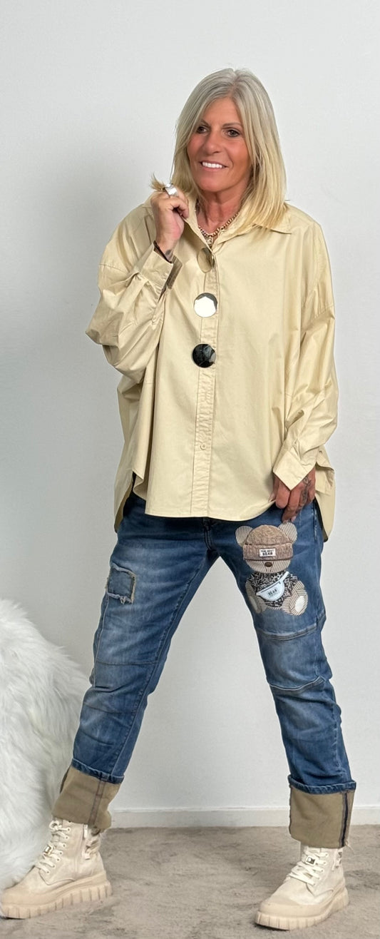 Oversized blouse met 3 grote knopen "Rebecca" - beige