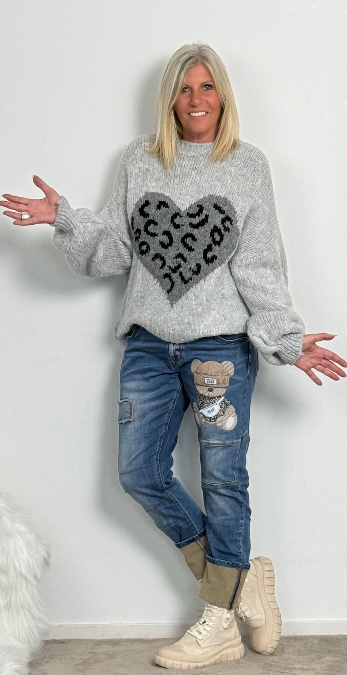 Pullover "Big Leo Heart" - grau