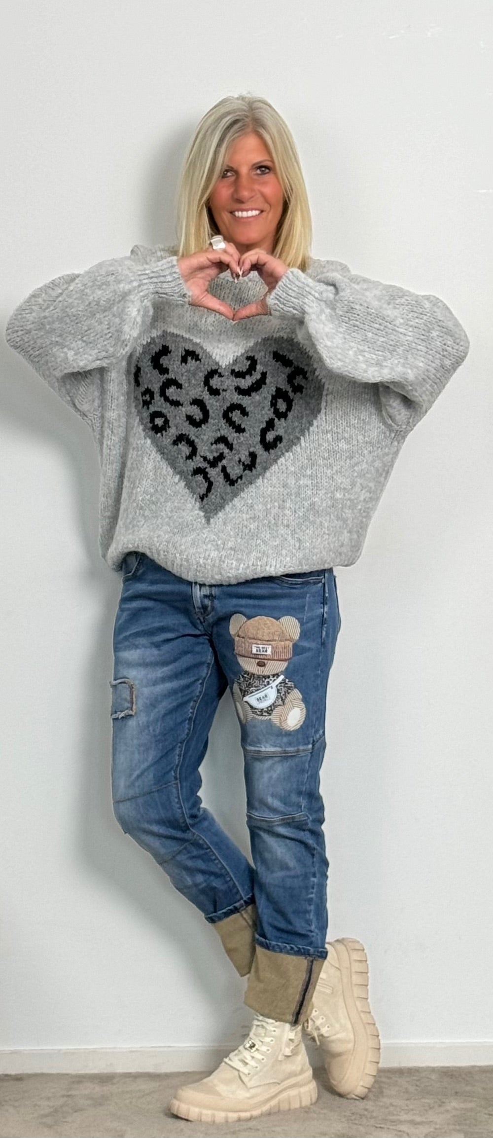 Pullover "Big Leo Heart" - grau