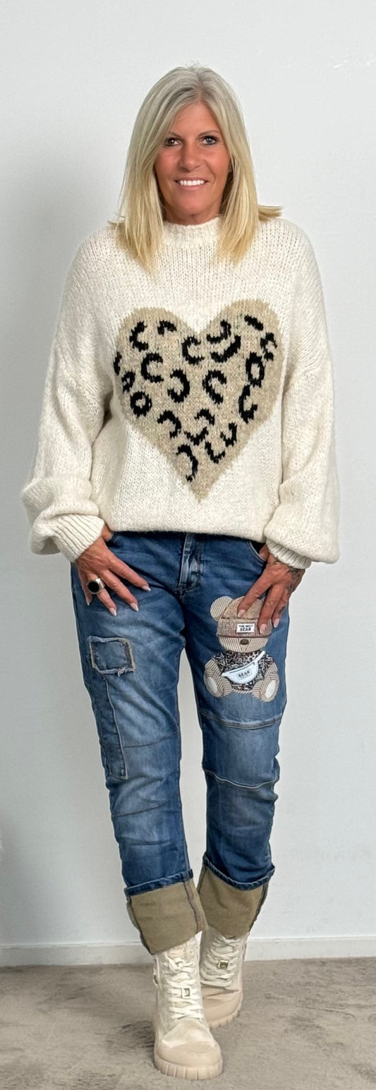 Sweater "Big Leo Heart" - beige