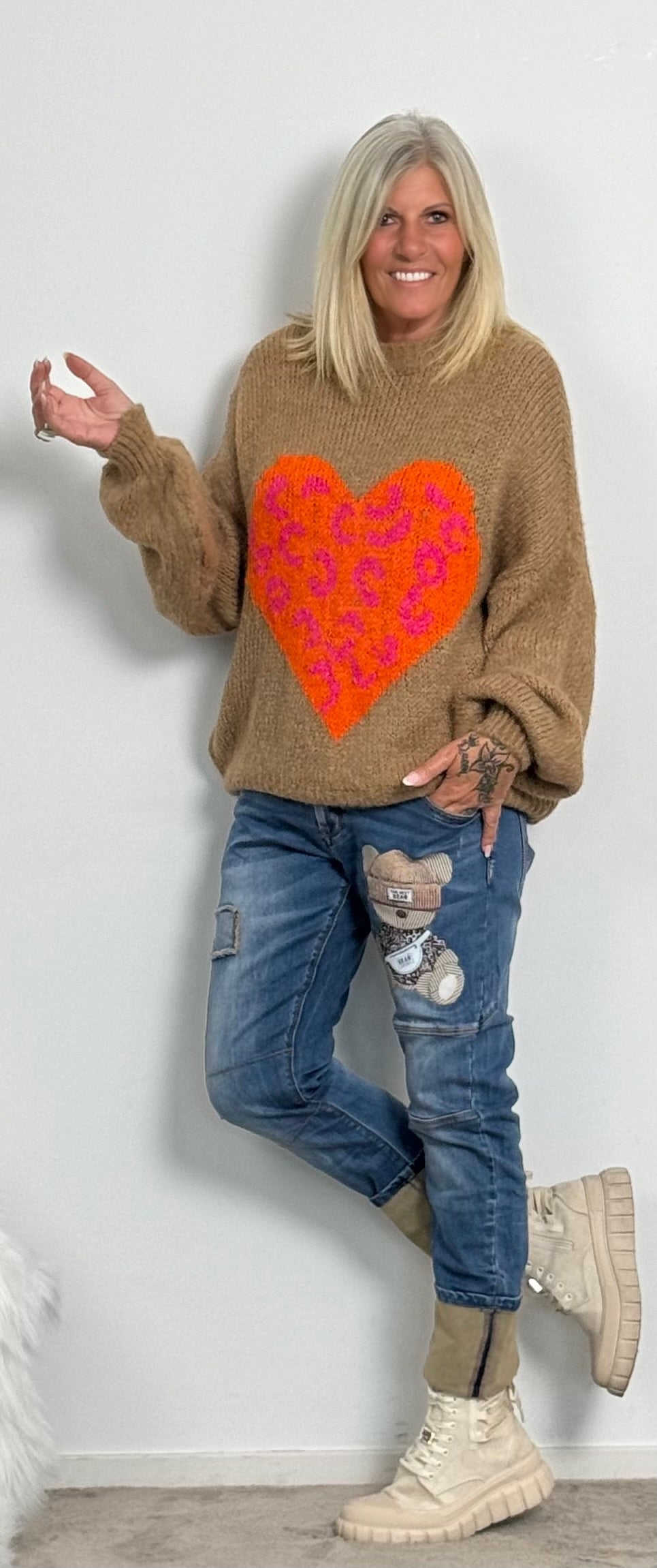 Pullover "Big Leo Heart" - camel