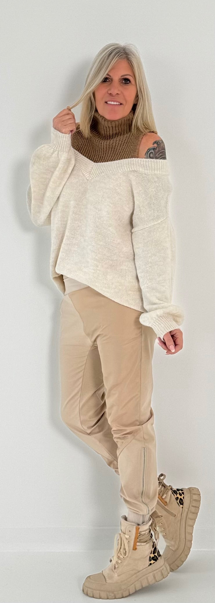 Off shoulder sweater with sophisticated knitted insert model "Viola" - beige