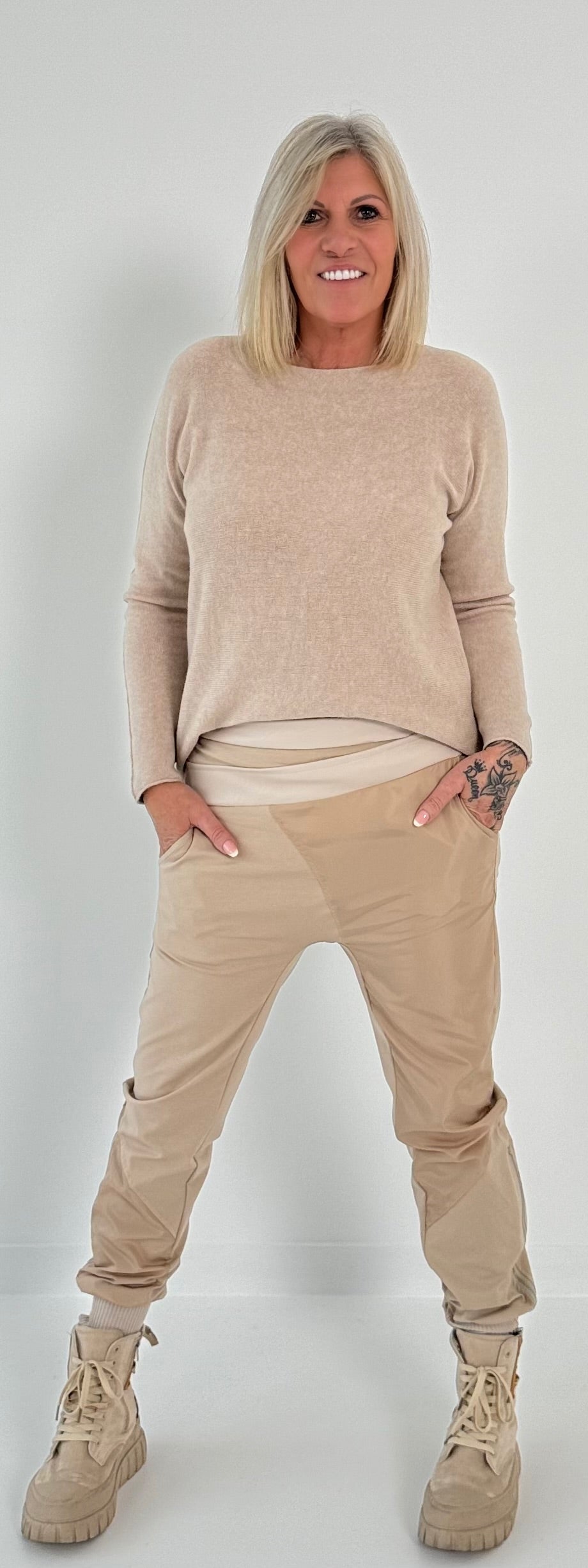 Pants in a sophisticated material mix model "Joy" - beige (available from approx. 19.12.24)