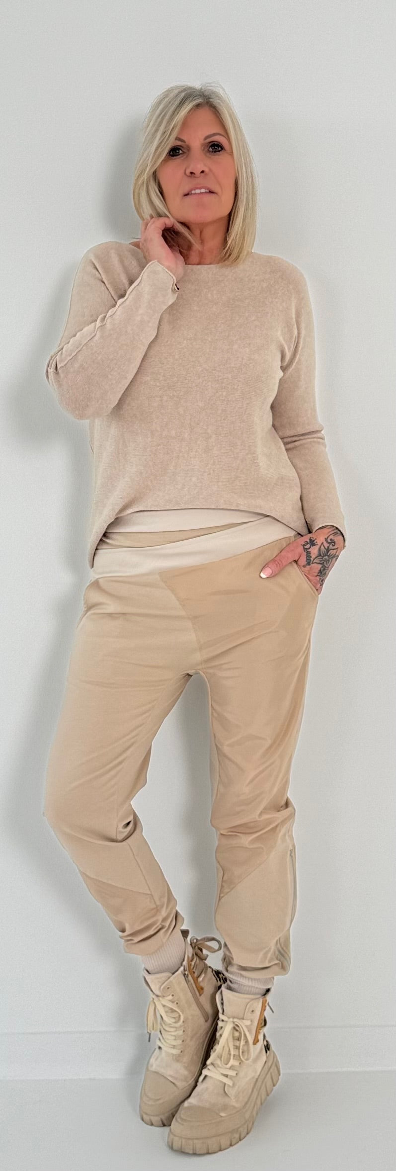 Pants in a sophisticated material mix model "Joy" - beige (available from approx. 19.12.24)