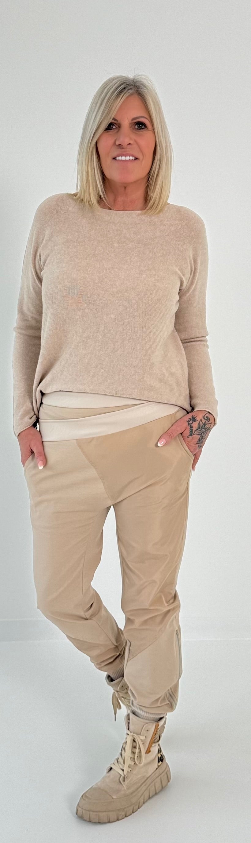 Pants in a sophisticated material mix model "Joy" - beige (available from approx. 19.12.24)