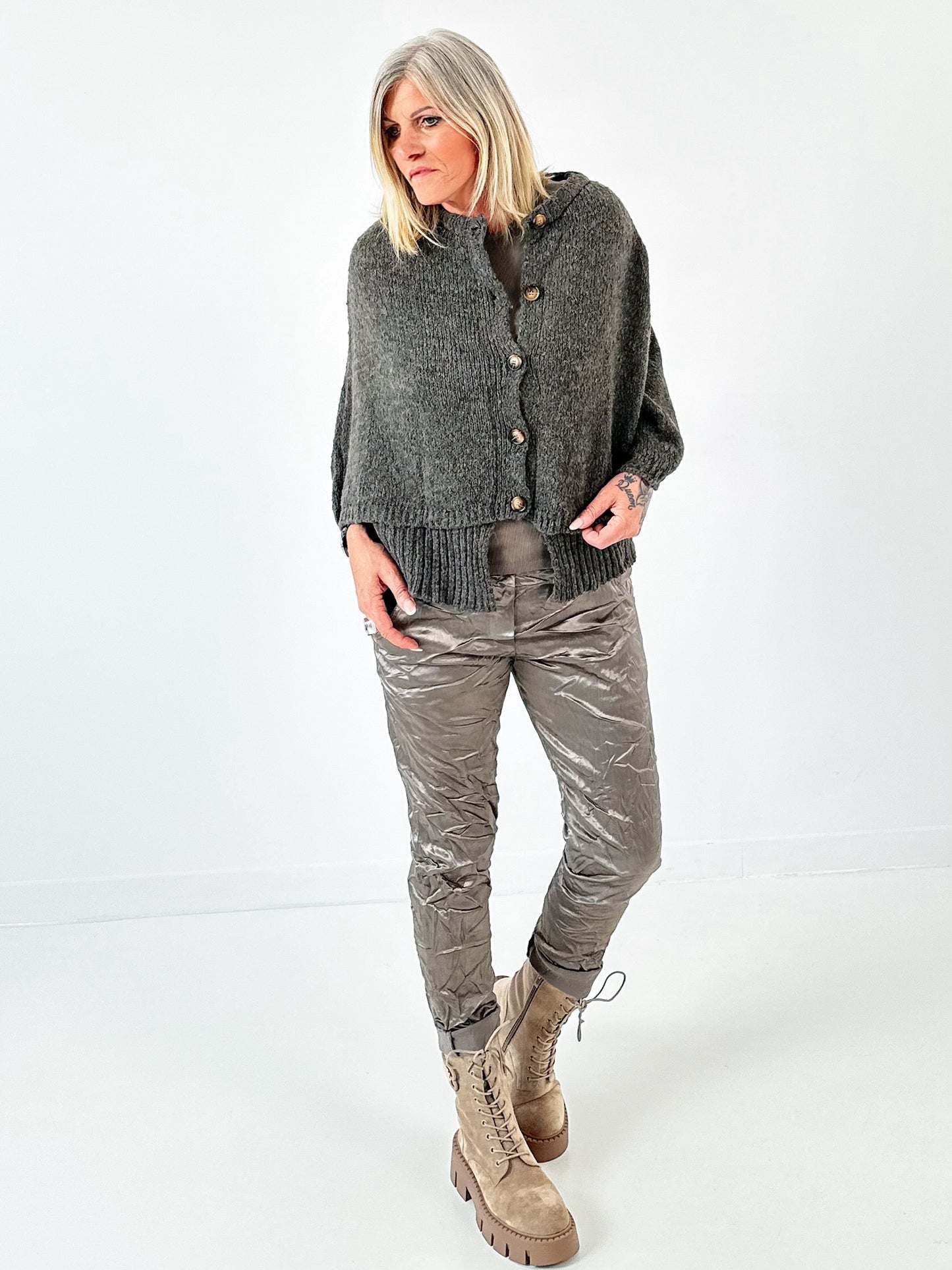 Cardigan model "Cozy Cape" - taupe