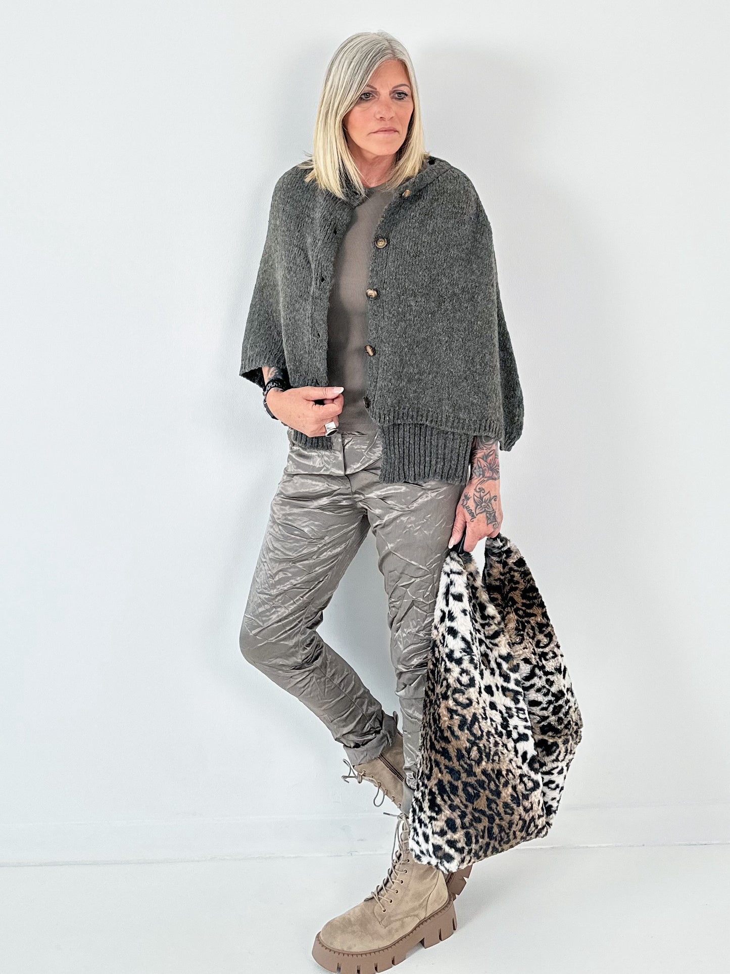 Cardigan model "Cozy Cape" - taupe