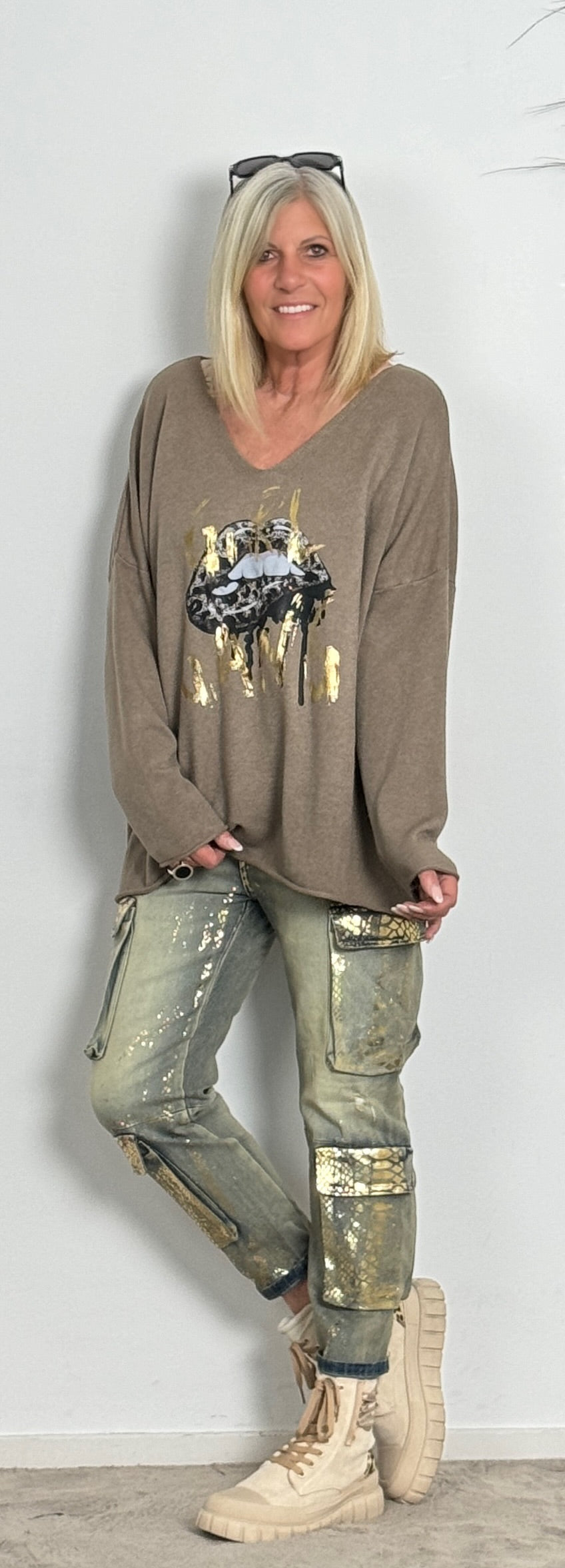 Oversized Pullover "Girl Gang" - taupe