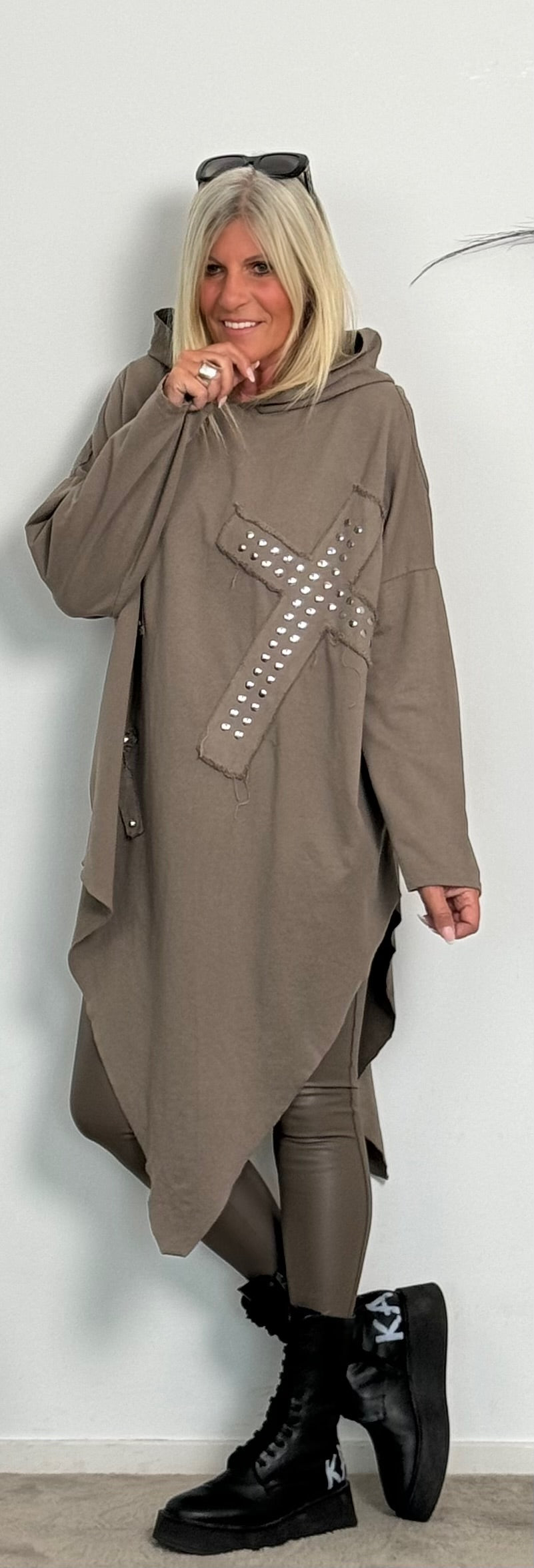 Asymmetrische hoodie "Cross" - taupe