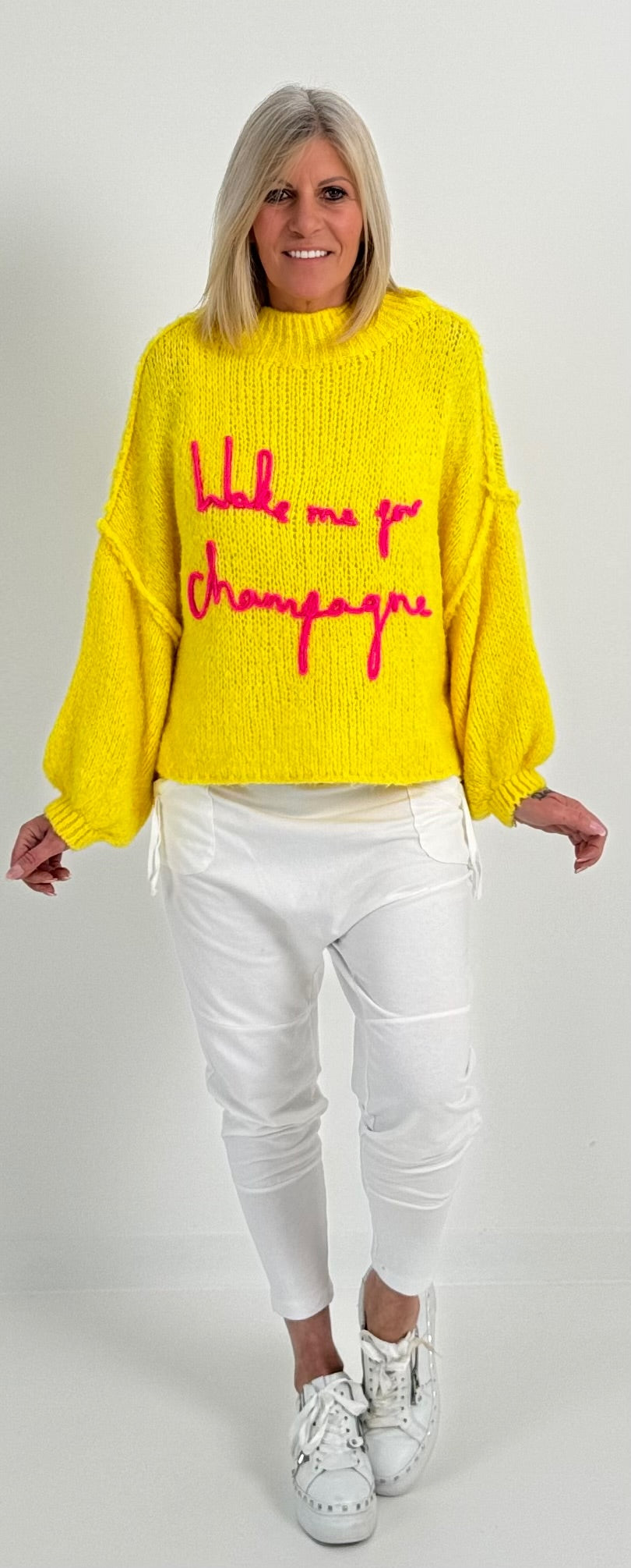 Sweatermodel "Wake me for champagne" - zonnig geel