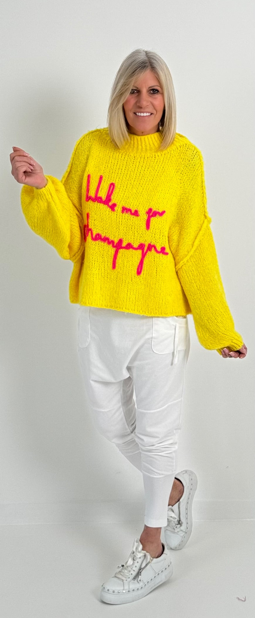 Sweatermodel "Wake me for champagne" - zonnig geel