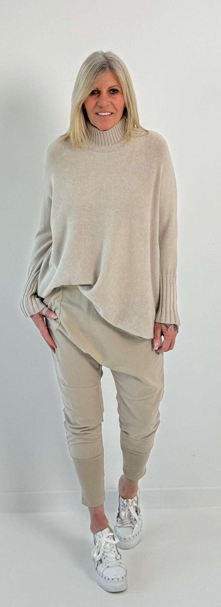 Wijde broek model "Kira" - beige