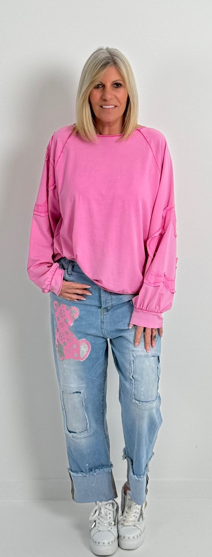 Oversized shirt met grote opgenaaide patches op de armen, model "Amanda" -candy