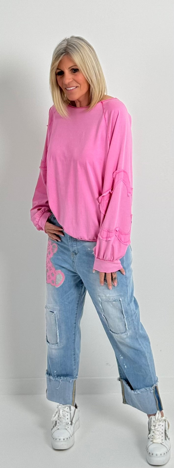 Oversized shirt met grote opgenaaide patches op de armen, model "Amanda" -candy