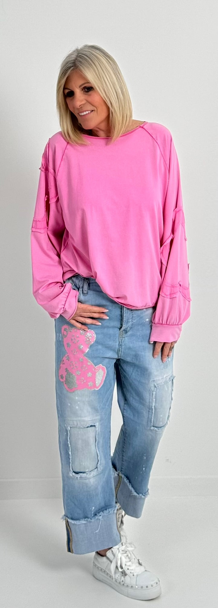 Oversized shirt met grote opgenaaide patches op de armen, model "Amanda" -candy