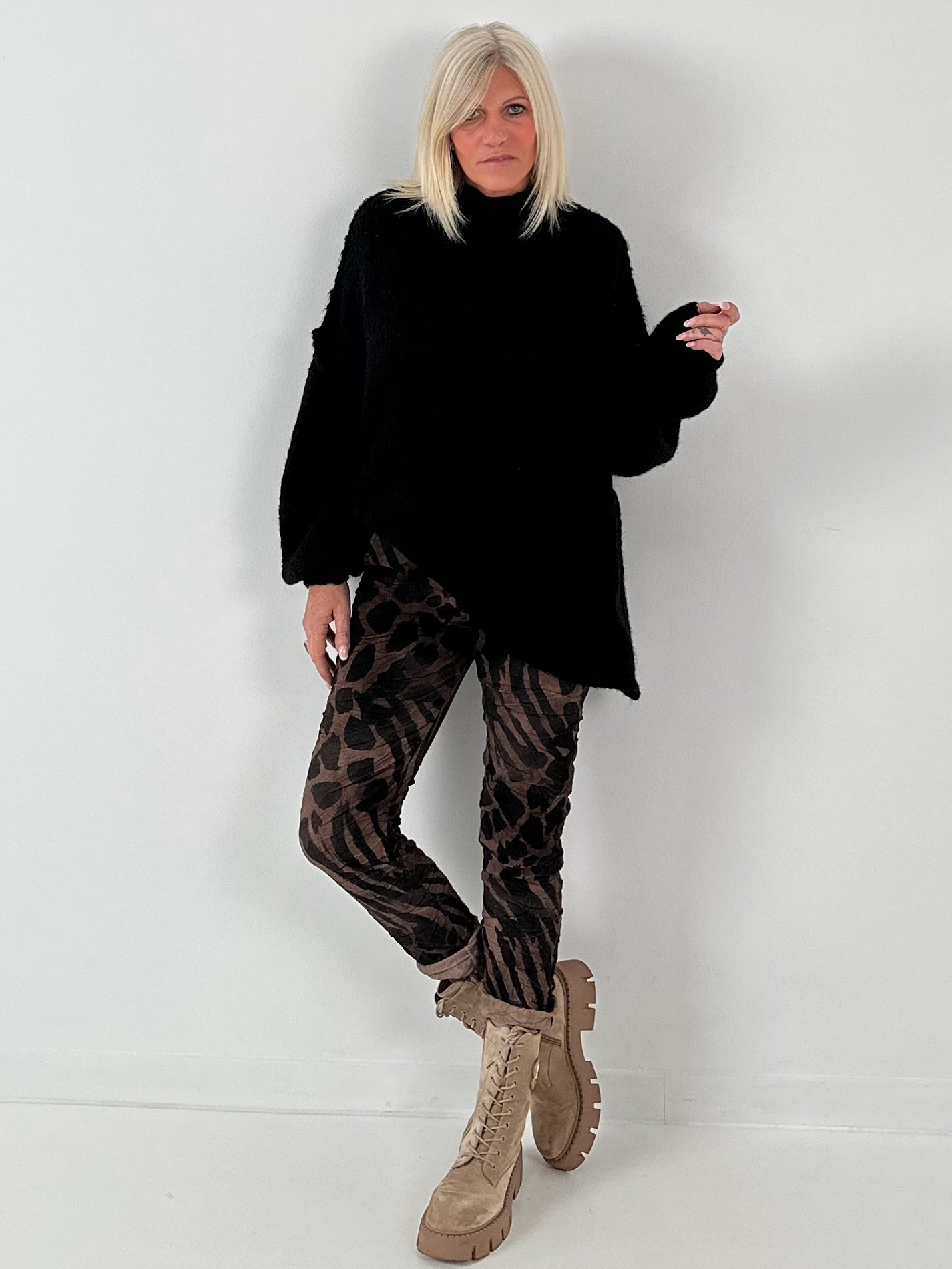 Oversized trui model "Strike" - zwart