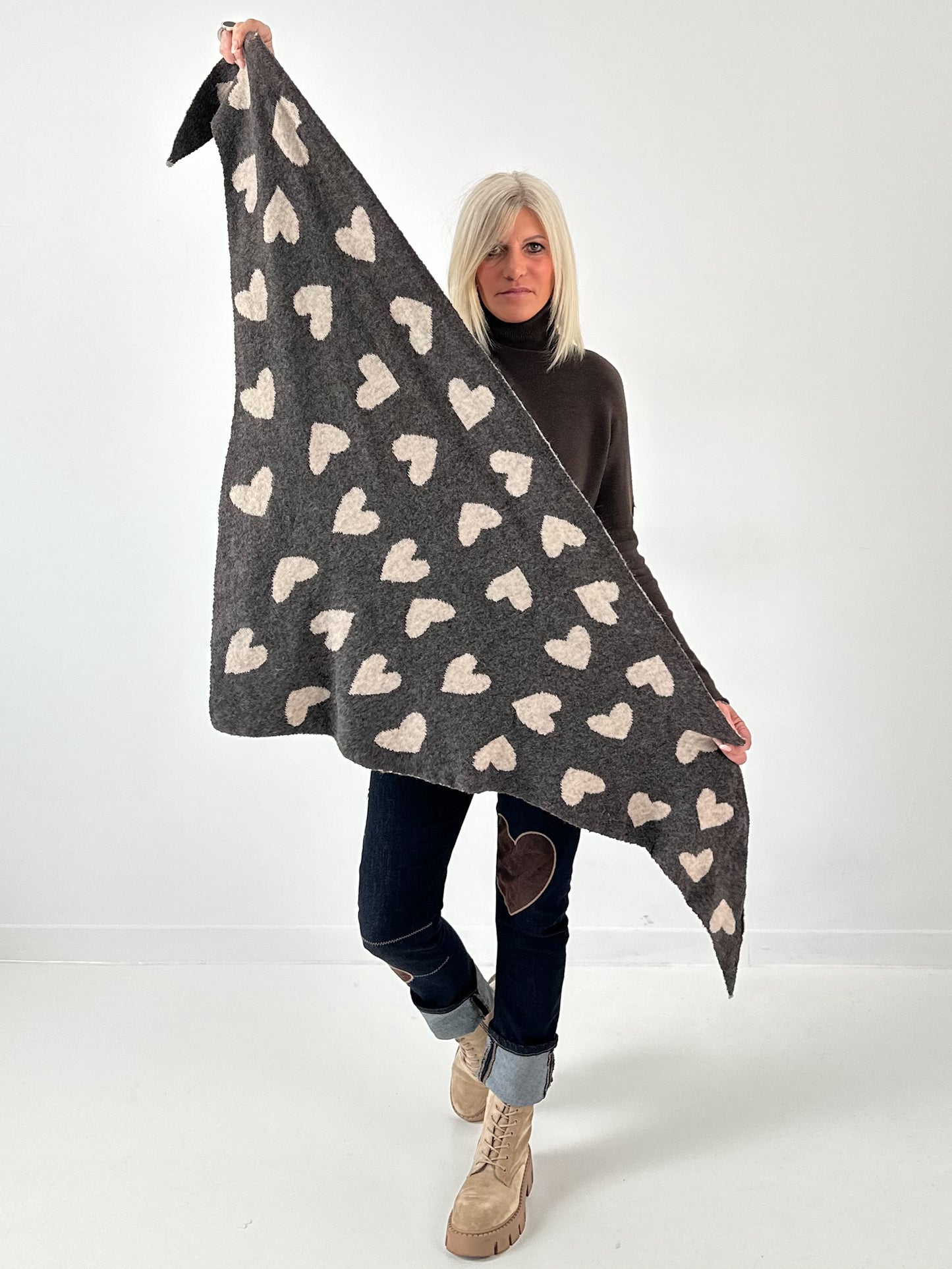 Reversible knitted scarf model "Amandra" - anthracite/beige