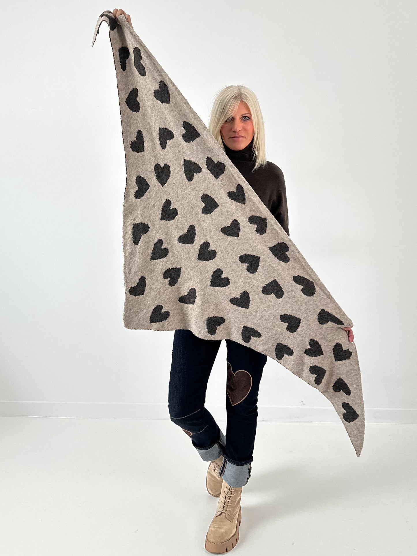 Reversible knitted scarf model "Amandra" - anthracite/beige